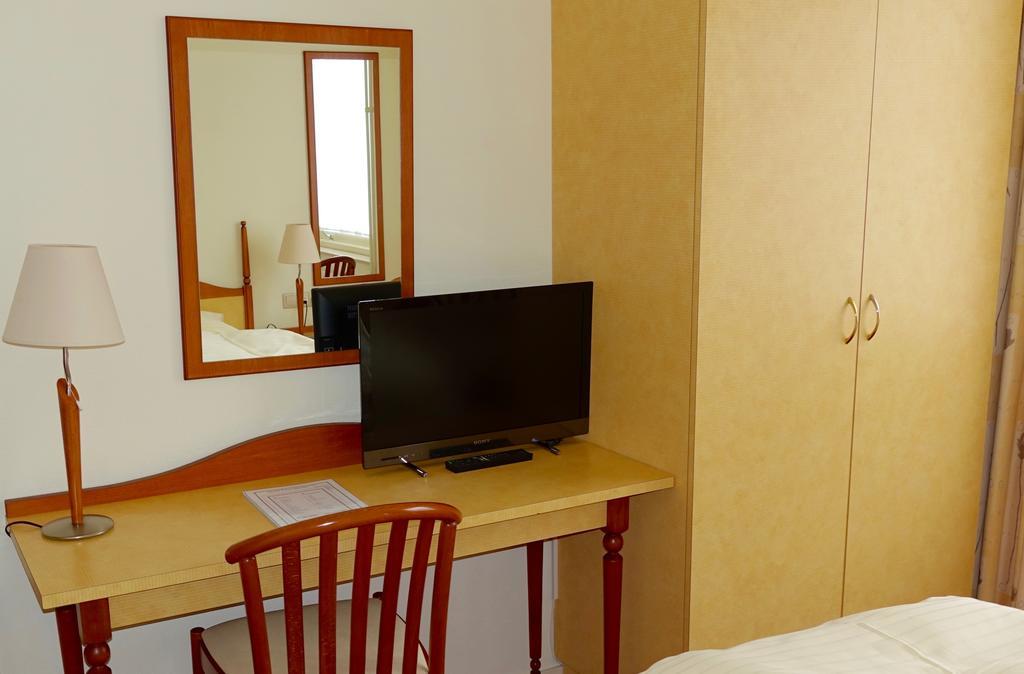 Hotel Prins Maurits Берген-ан-Зее Екстериор снимка